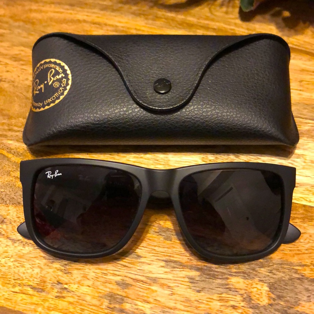 Men’s Ray-Ban Sunglasses 🕶
